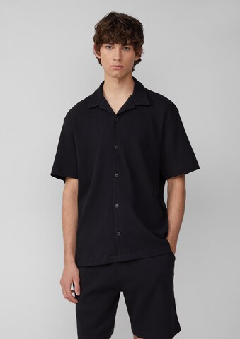 Coupe regular Chemise QS en noir : devant
