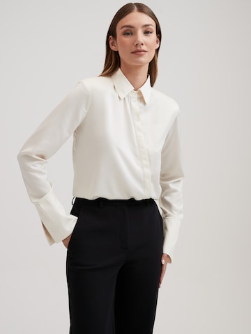 RÆRE by Lorena Rae Blouse 'Franca' in Wit: voorkant