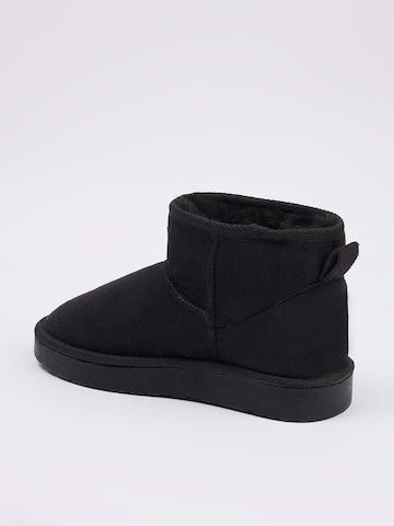 Botine de la Trendyol pe negru