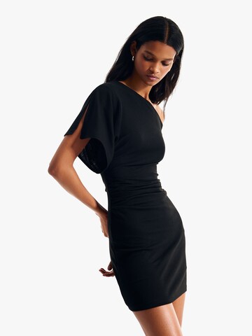 Robe Bershka en noir : devant