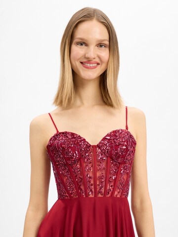 Laona Avondjurk in Rood