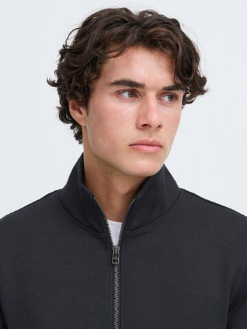 Casual Friday Sweatshirt 'Sebastian' in Blue