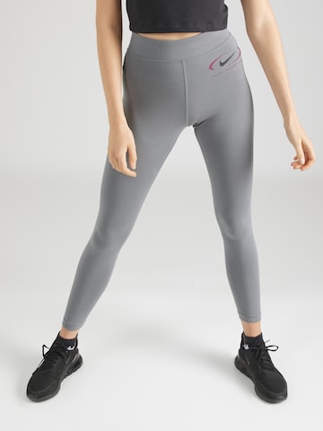 Nike Sportswear Skinny Legíny 'Swoosh' – šedá: přední strana