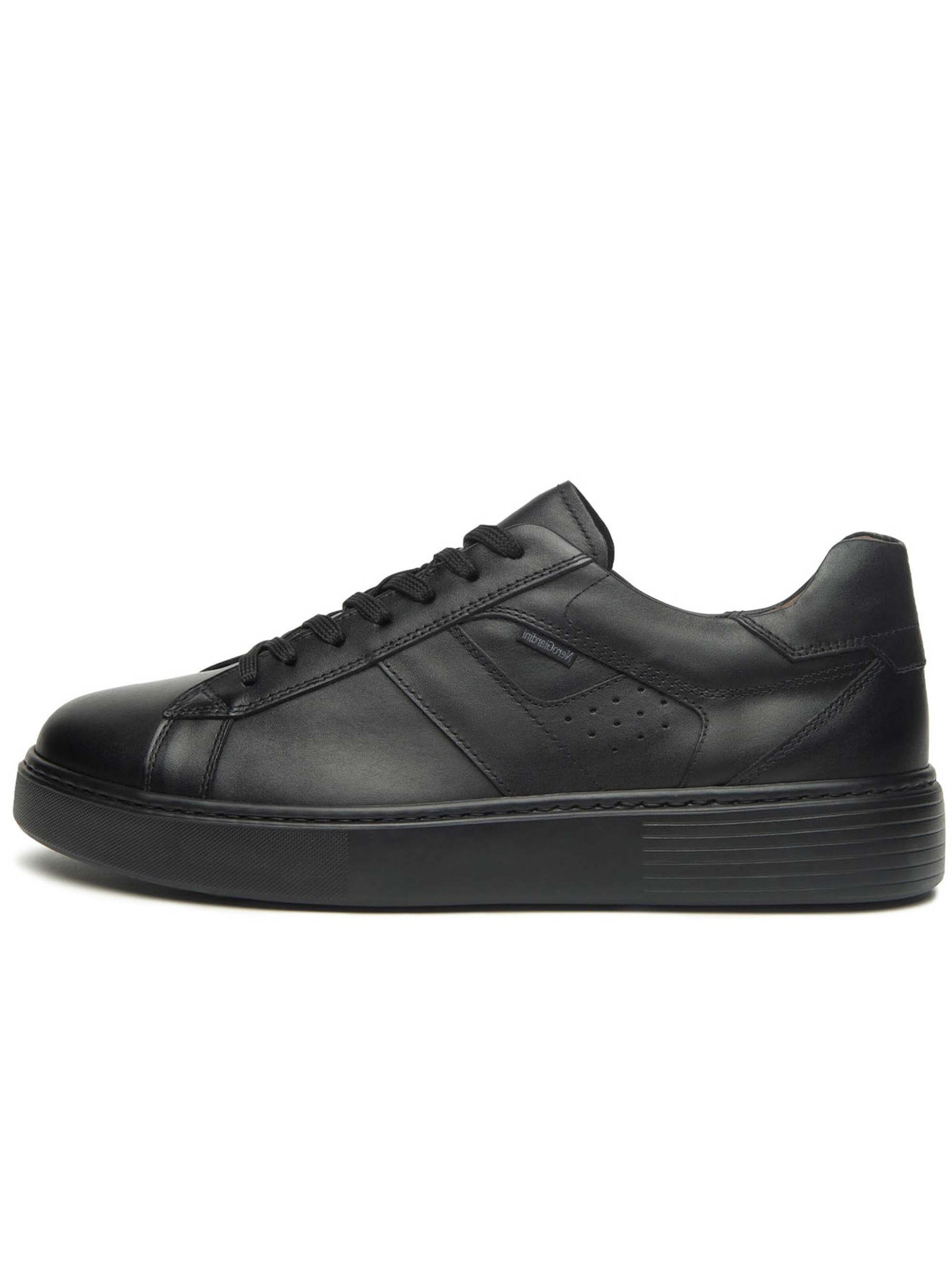 Nero Giardini Platform trainers in Black: front