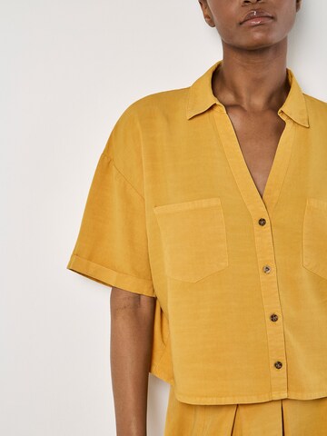 Chemisier Apricot en jaune