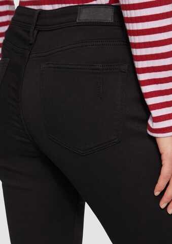 s.Oliver Slimfit Jeans 'Betsy' in Zwart