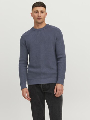 R.D.D. ROYAL DENIM DIVISION Sweater in Blue: front