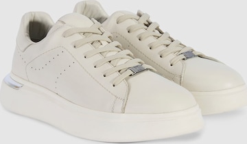 Desa Classic Flats 'Schnürschuhe' in White: front