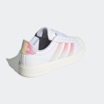 Chaussure de sport ADIDAS SPORTSWEAR en blanc