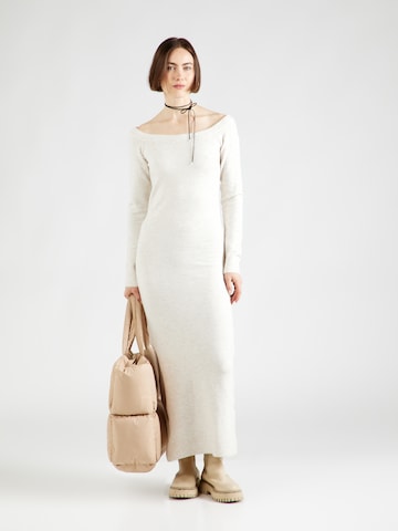 WEEKDAY Πλεκτό φόρεμα 'Lollo' σε λευκό