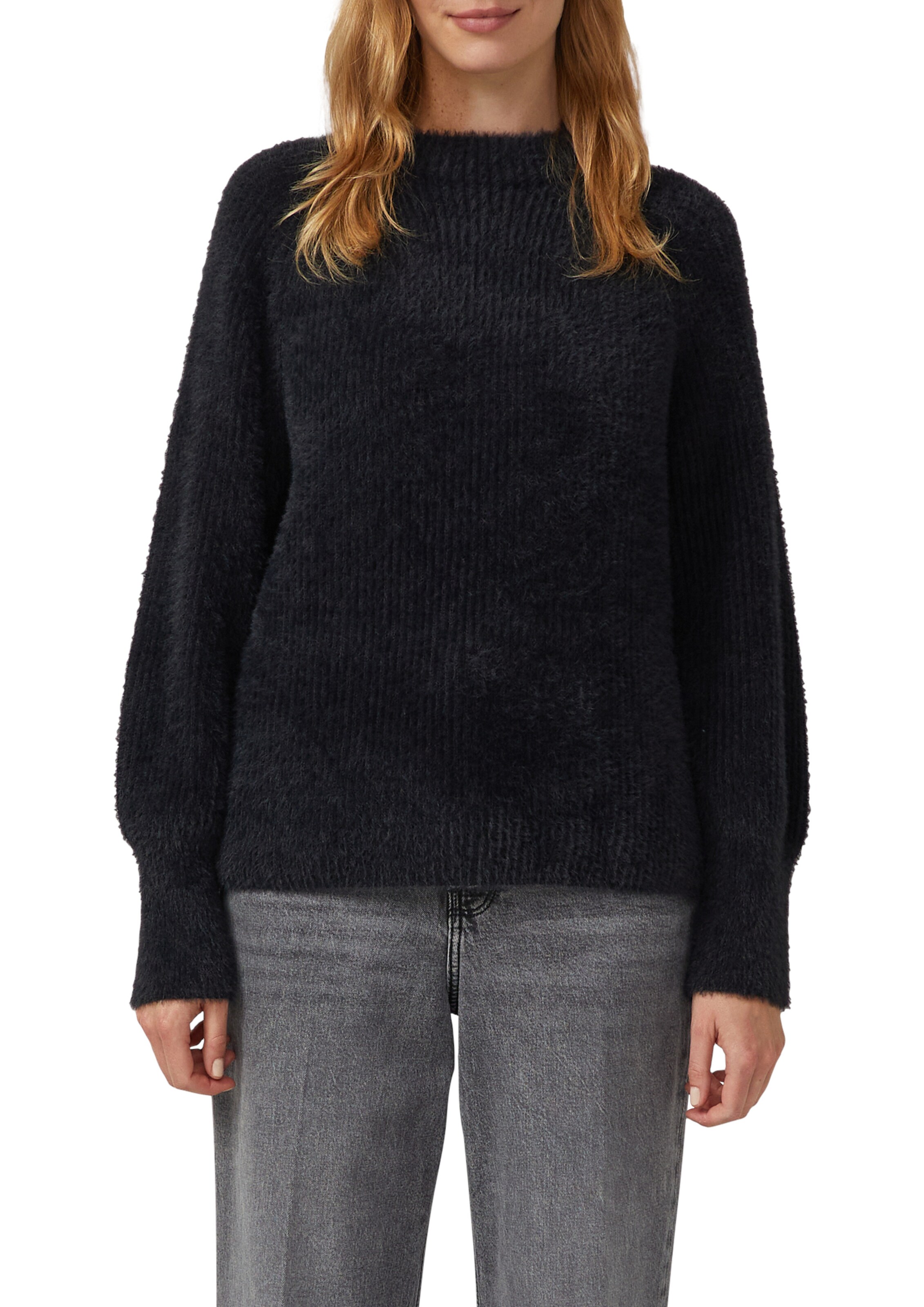 s.Oliver Sweater in Black