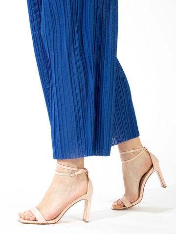 Celena - Sandalias con hebilla 'Cory' en beige