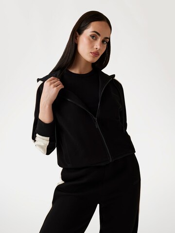 GUESS Sweatjacke in Schwarz: Vorderseite