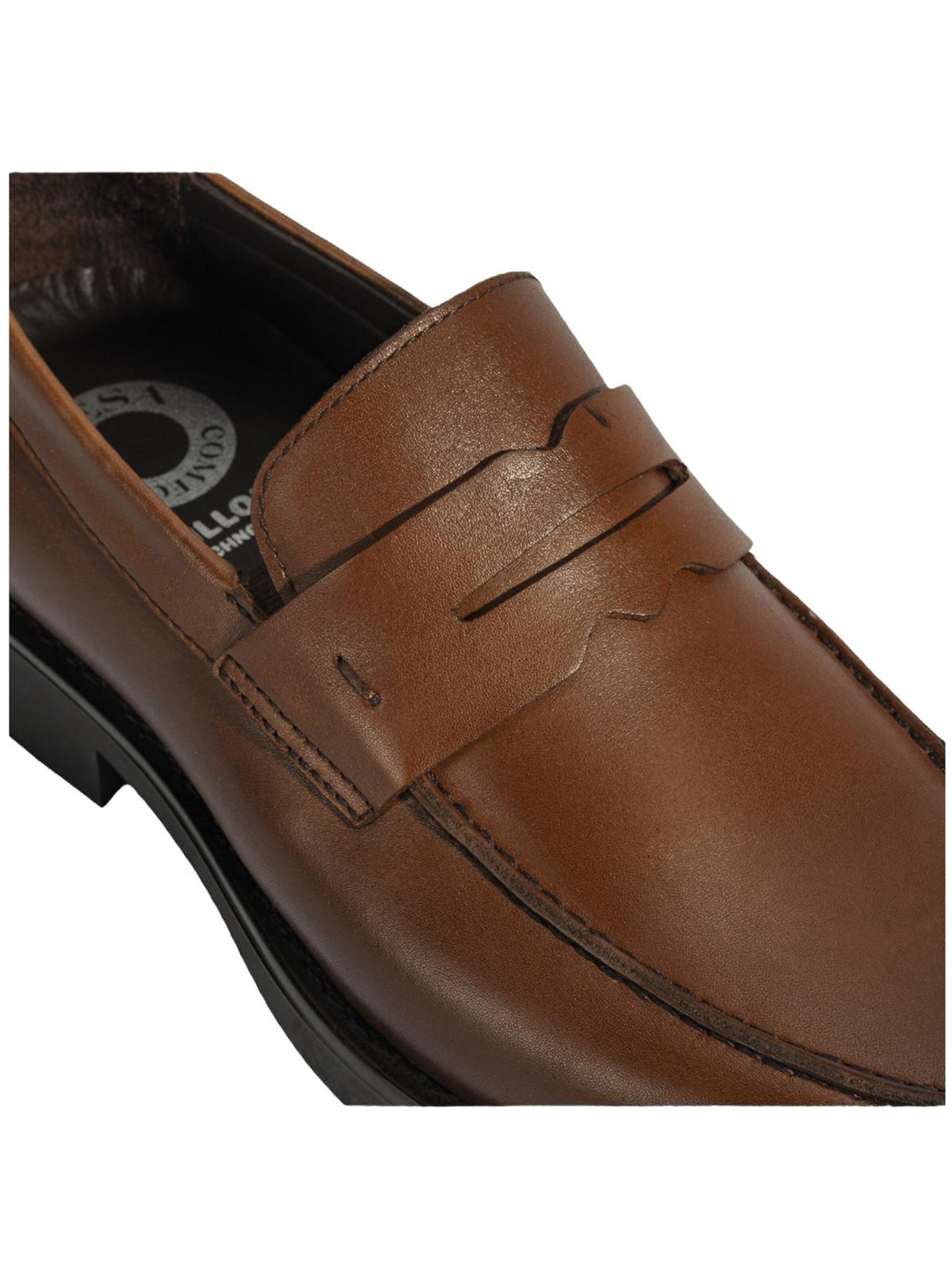 Desa Moccasins in Brown