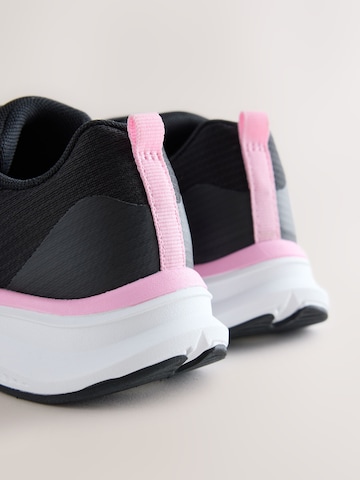 Sneaker di Next in nero