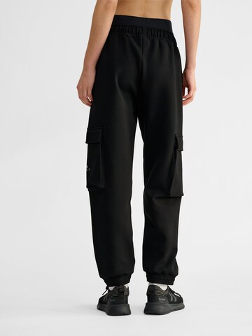 Hummel Tapered Cargobroek in Zwart