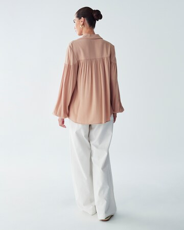 St MRLO Bluse 'Miki' i beige: tilbage