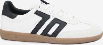 Baskets basses Back70 en noir : devant