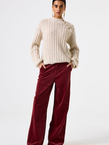 GARCIALoosefit Hlače - crvena boja: prednji dio