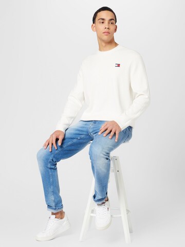 Pull-over Tommy Jeans en blanc