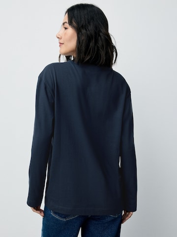 Next Тениска в синьо