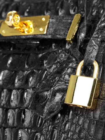 Cluty Handbag in Black