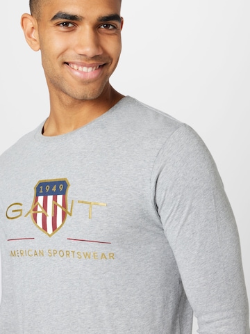 GANT - Camiseta en gris