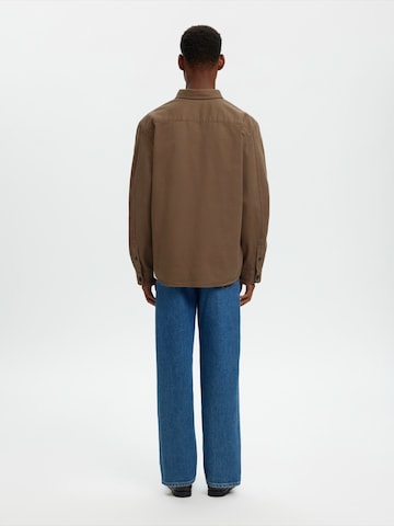 SELECTED Regular Fit Hemd 'SLHTRAVIS' in Braun