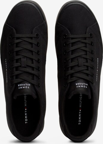 Sneaker low 'Essential' de la TOMMY HILFIGER pe negru