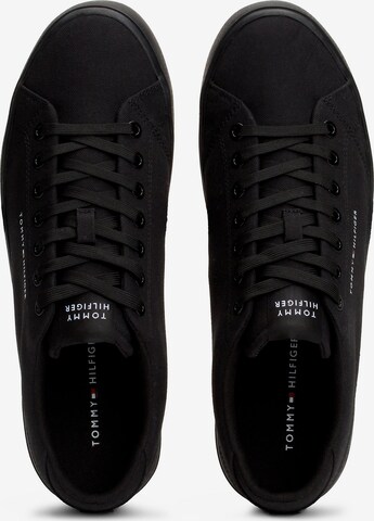 TOMMY HILFIGER Sneakers 'Essential' in Black