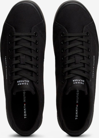 TOMMY HILFIGER Sneakers laag 'Essential' in Zwart