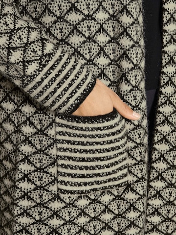 MADELEINE Strickjacke in Beige