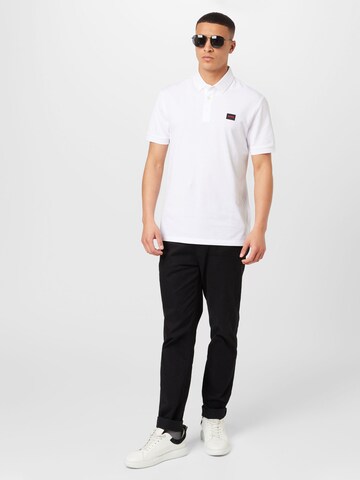 HUGO T-shirt 'Dereso232' i vit