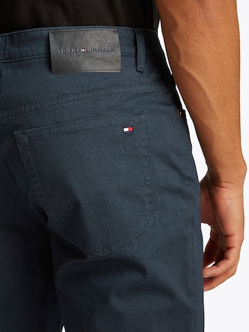 TOMMY HILFIGER Szabványos Nadrág 'DENTON' - kék