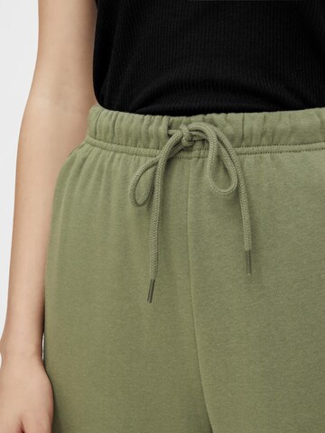 Effilé Pantalon 'Chilli' PIECES en vert