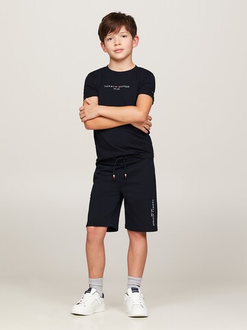 Set 'ESSENTIAL' de la TOMMY HILFIGER pe albastru