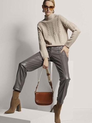 MADELEINE Sweater in Brown