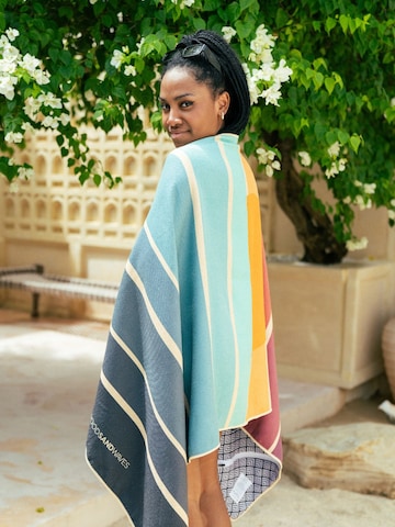 woodsandwaves - Toalla de playa 'Sunset Stripes' en Mezcla de colores