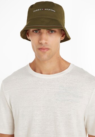 TOMMY HILFIGER Hat in Green: front