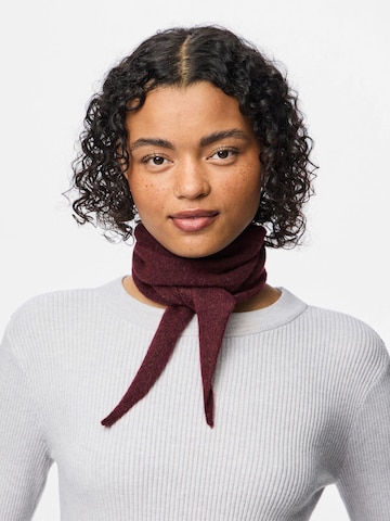 PIECES Scarf in Red: front