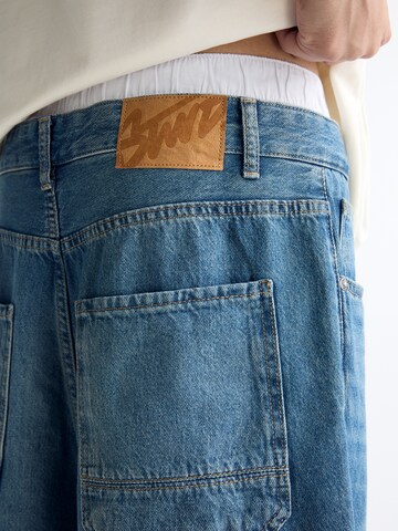 Pull&Bear Loosefit Džíny – modrá