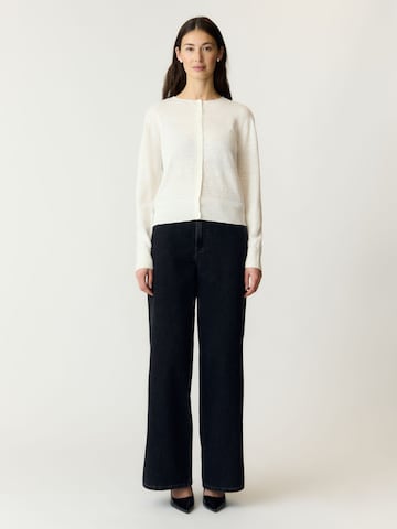 YAS Knit Cardigan in White: front