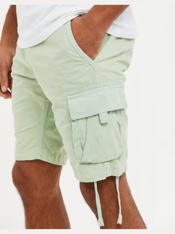 Threadbare Regular Shorts 'Manchester' in Grün