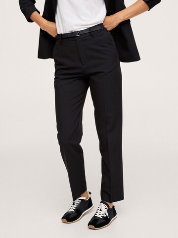 Regular Pantalon à plis 'Boreal' MANGO en noir : devant