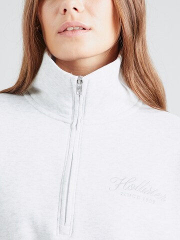 HOLLISTER Sweatshirt in Grey