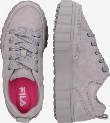 Sneaker low de la FILA pe gri