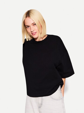 T-shirt Bershka en noir : devant