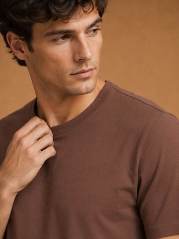 KING Essentials Shirt 'The Steve'‌ in Braun