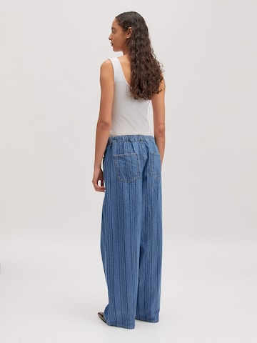 EDITED Wide leg Jeans 'Tula' in Blue