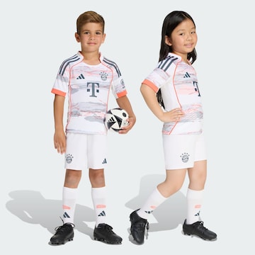 ADIDAS PERFORMANCE Trainingspak 'FC Bayern München 2025/2026' in Wit